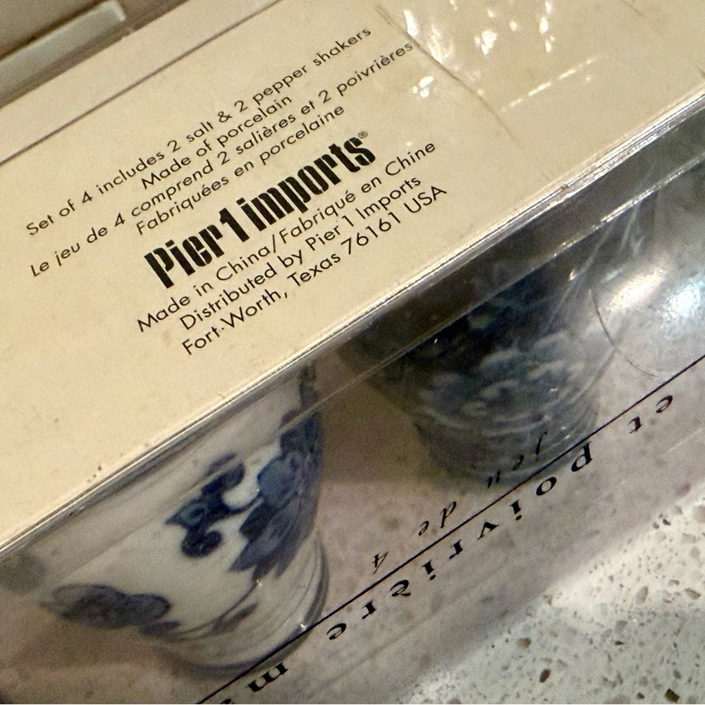 Pier 1 -Blue and White Porcelain Salt & Pepper Shaker Set (4 pcs) - Picture 5 of 7